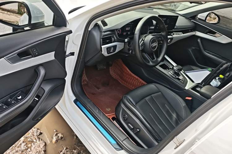 Used Audi A4L 2020 40 TFSI Fashionable and Elegant Model Driver Seat
