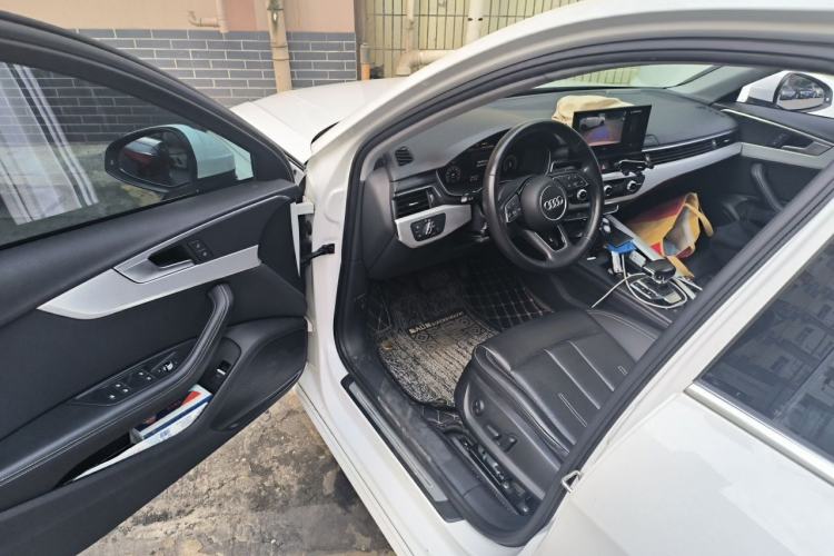 Used Audi A4L 2020 40 TFSI Fashionable and Elegant Model Driver Seat