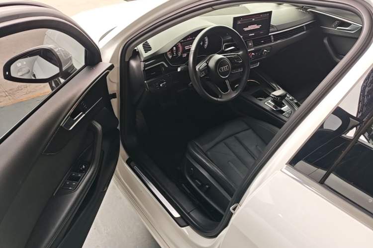 Used Audi A4L 2020 40 TFSI Fashionable and Elegant Model Driver Seat