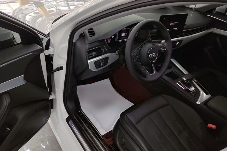 Used Audi A4L 2020 40 TFSI Fashionable and Elegant Model Driver Seat