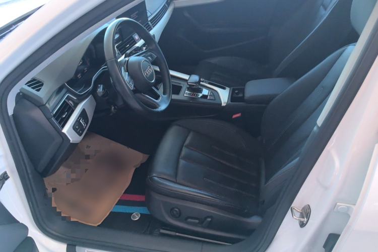 Used Audi A4L 2020 40 TFSI Fashionable and Elegant Model Driver Seat