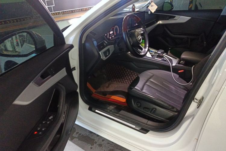 Used Audi A4L 2020 40 TFSI Fashionable and Elegant Model Driver Seat