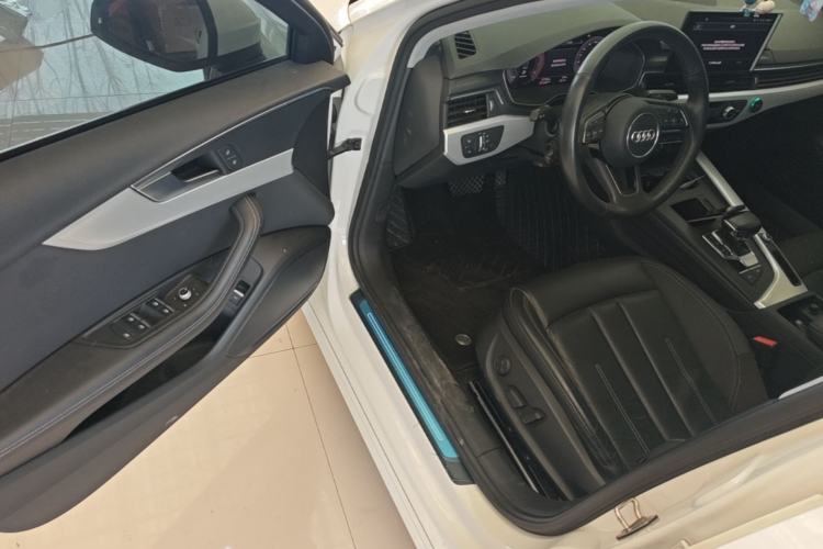 Used Audi A4L 2020 40 TFSI Fashionable and Elegant Model Driver Seat