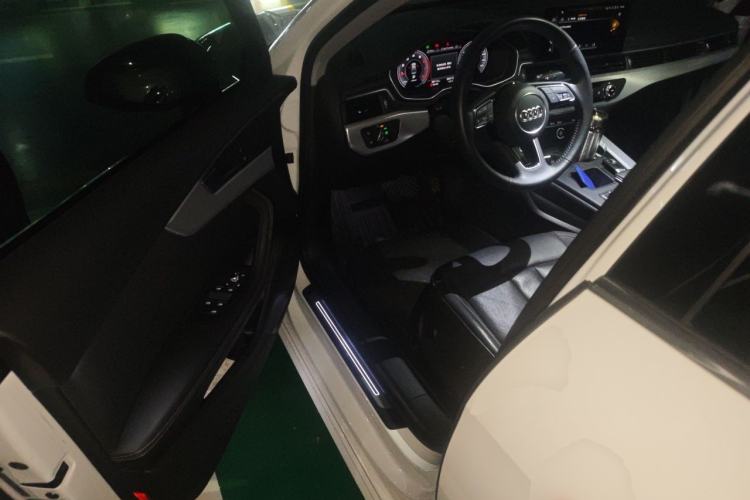 Used Audi A4L 2020 40 TFSI Fashionable and Elegant Model Driver Seat