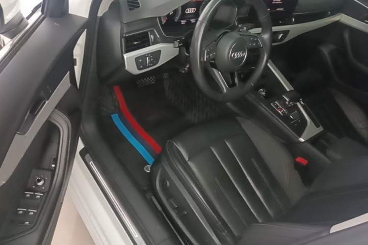 Used Audi A4L 2020 40 TFSI Fashionable and Elegant Model Driver Seat