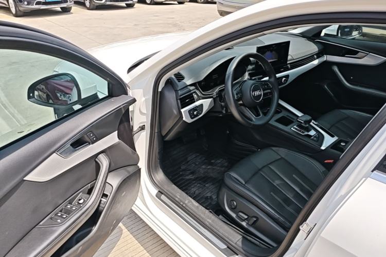 Used Audi A4L 2020 40 TFSI Fashionable and Elegant Model Driver Seat