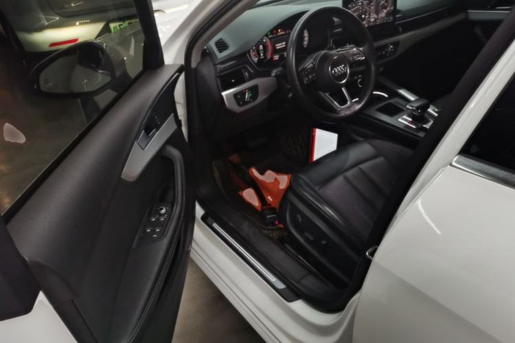 Used Audi A4L 2020 40 TFSI Fashionable and Elegant Model Driver Seat