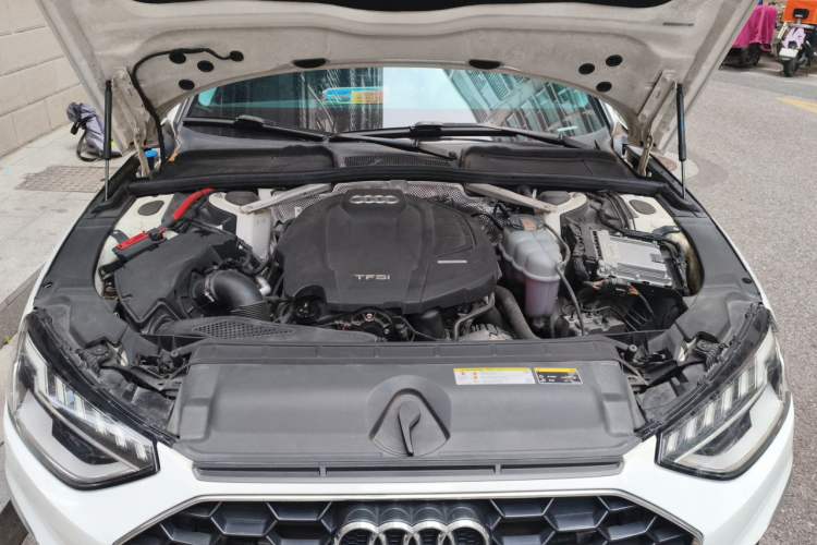 Used Audi A4L 2020 40 TFSI Fashion Dynamic Model Engine Bay