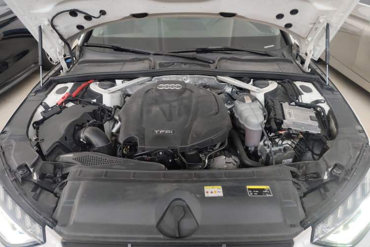 Used Audi A4L 2020 40 TFSI Luxury Dynamic Model Engine Bay