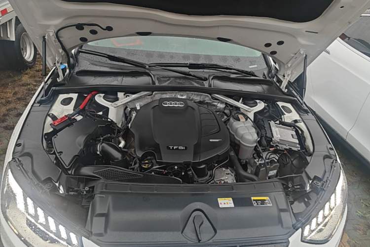 Used Audi A4L 2020 40 TFSI Fashion Dynamic Model Engine Bay