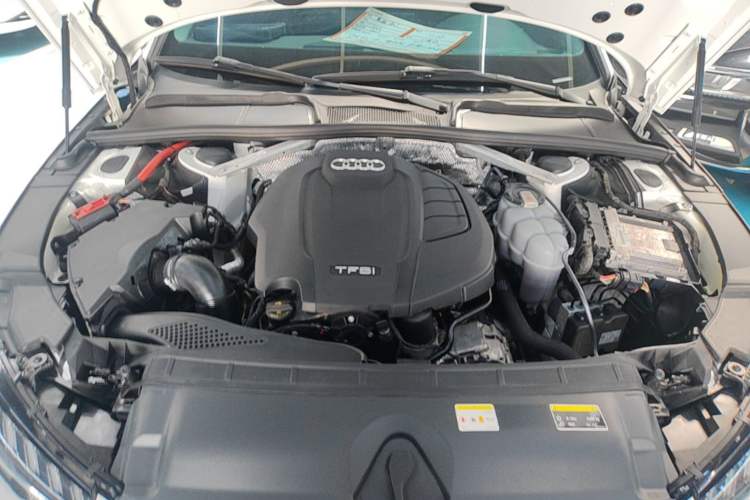 Used Audi A4L 2020 40 TFSI Fashion Dynamic Model Engine Bay