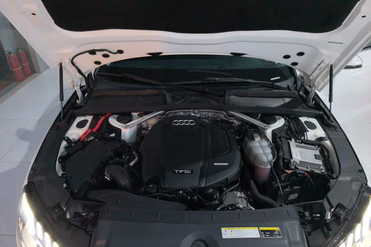 Used Audi A4L 2020 40 TFSI Fashion Dynamic Model Engine Bay
