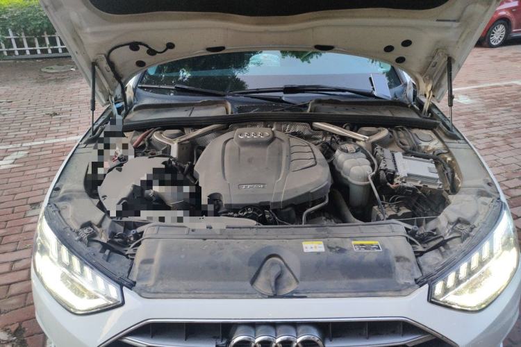 Used Audi A4L 2020 40 TFSI Fashionable and Elegant Model Engine Bay