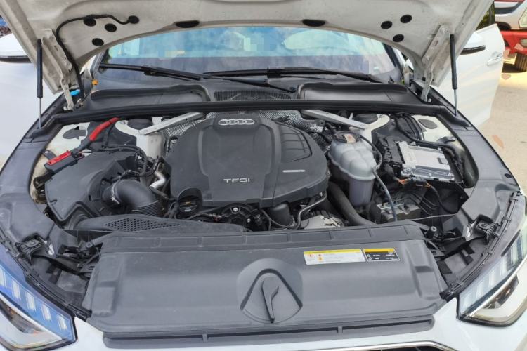 Used Audi A4L 2020 40 TFSI quattro Luxury Dynamic Model Engine Bay