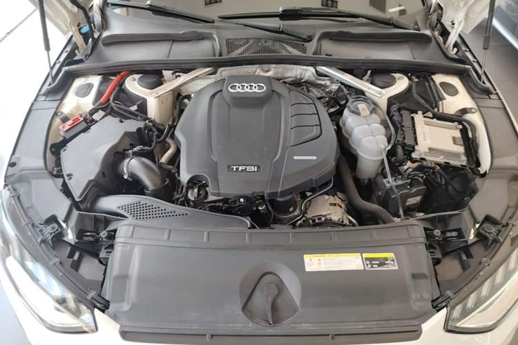 Used Audi A4L 2020 40 TFSI Fashion Dynamic Model Engine Bay