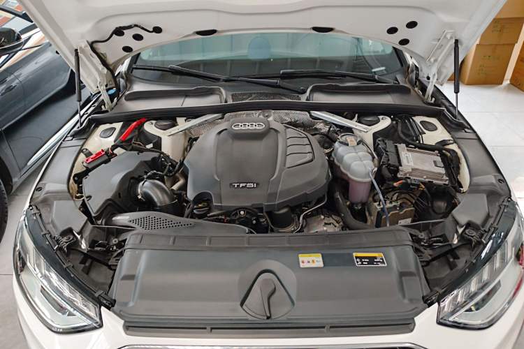 Used Audi A4L 2020 40 TFSI Fashion Dynamic Model Engine Bay