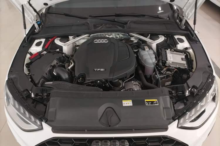 Used Audi A4L 2020 40 TFSI Fashion Dynamic Model Engine Bay
