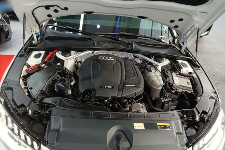 Used Audi A4L 2020 40 TFSI Fashion Dynamic Model Engine Bay