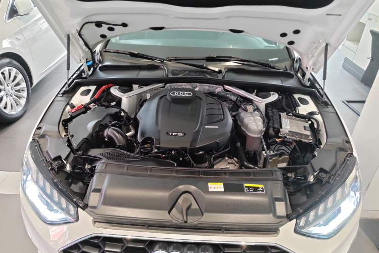 Used Audi A4L 2020 40 TFSI quattro Luxury Dynamic Model Engine Bay