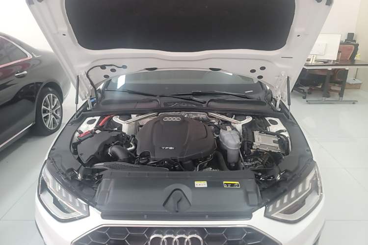 Used Audi A4L 2020 40 TFSI Fashion Dynamic Model Engine Bay