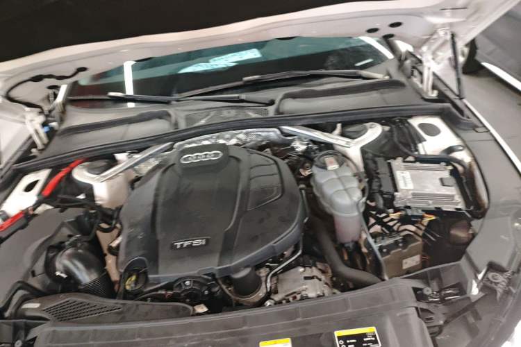 Used Audi A4L 2020 40 TFSI Fashion Dynamic Model Engine Bay