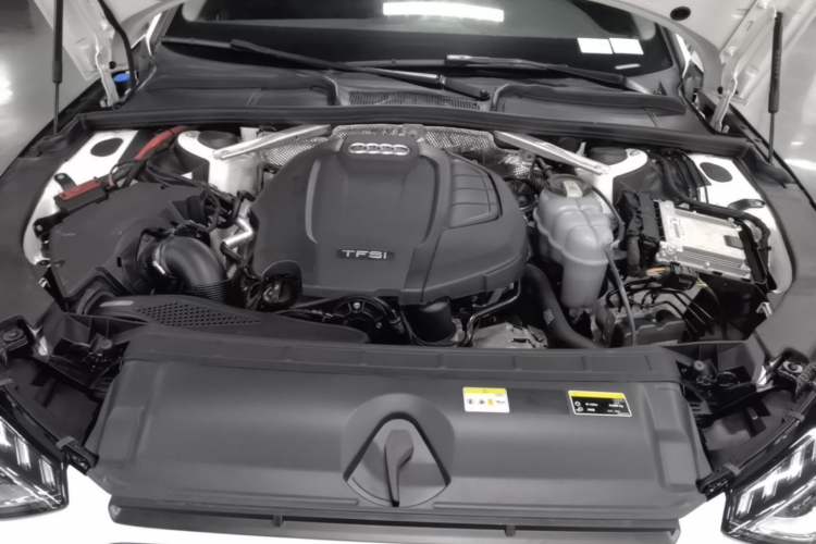 Used Audi A4L 2020 40 TFSI Fashion Dynamic Model Engine Bay