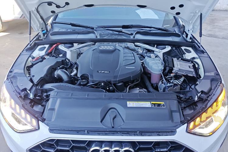 Used Audi A4L 2020 40 TFSI Fashion Dynamic Model Engine Bay