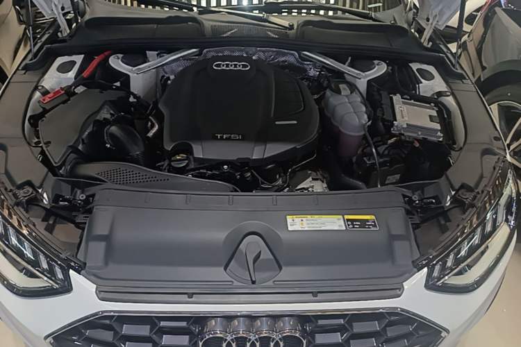 Used Audi A4L 2020 40 TFSI Fashion Dynamic Model Engine Bay
