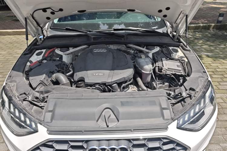 Used Audi A4L 2020 40 TFSI Fashion Dynamic Model Engine Bay