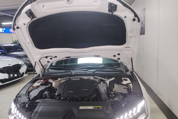 Used Audi A4L 2020 40 TFSI Fashionable and Elegant Model Engine Bay