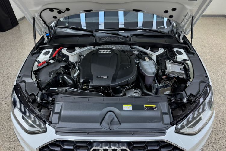 Used Audi A4L 2020 40 TFSI Fashion Dynamic Model Engine Bay