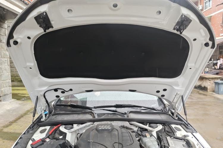 Used Audi A4L 2020 40 TFSI Fashion Dynamic Model Engine Bay