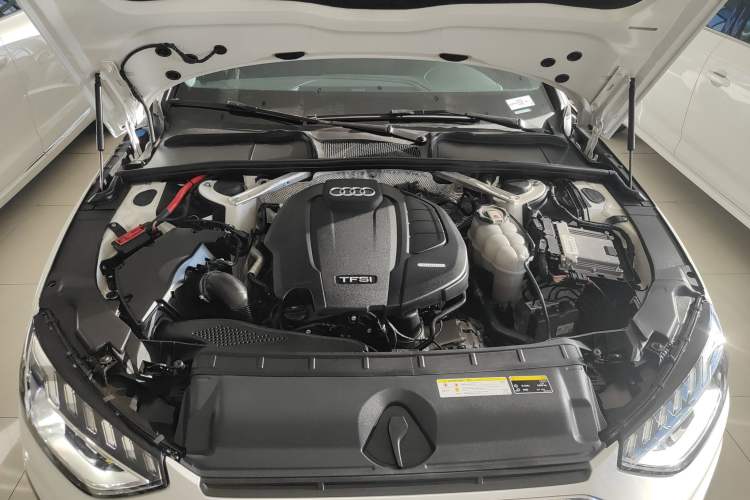 Used Audi A4L 2020 40 TFSI Fashion Dynamic Model Engine Bay