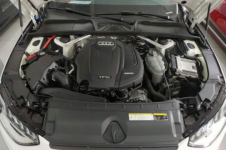 Used Audi A4L 2020 40 TFSI quattro Luxury Dynamic Model Engine Bay