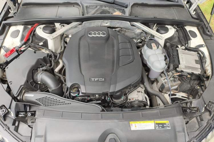 Used Audi A4L 2020 40 TFSI Fashion Dynamic Model Engine Bay