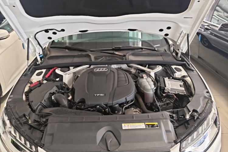 Used Audi A4L 2020 40 TFSI quattro Luxury Dynamic Model Engine Bay