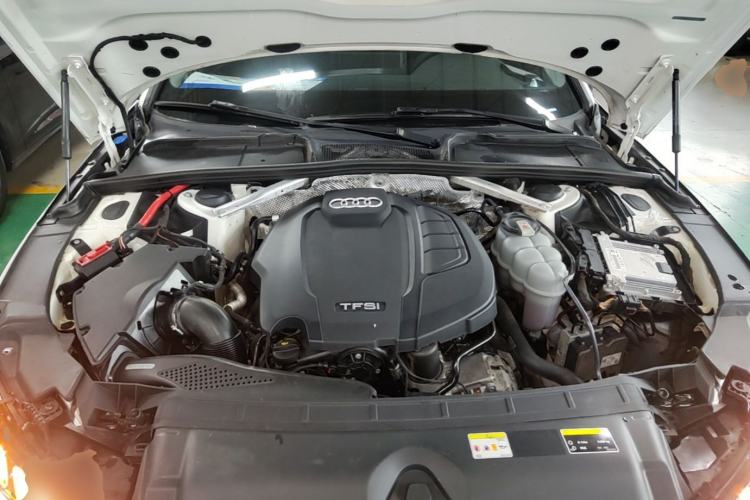 Used Audi A4L 2020 40 TFSI quattro Luxury Dynamic Model Engine Bay