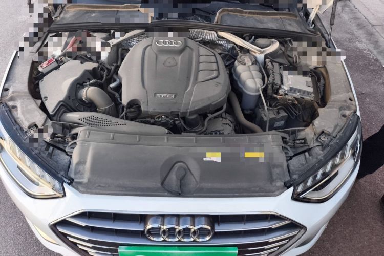 Used Audi A4L 2020 40 TFSI Fashionable and Elegant Model Engine Bay
