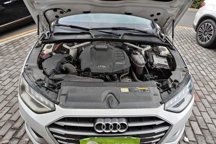 Used Audi A4L 2020 40 TFSI Fashionable and Elegant Model Engine Bay