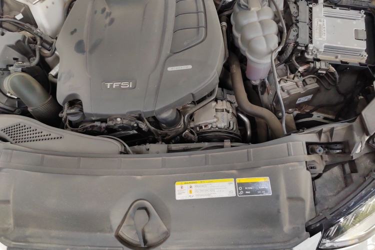 Used Audi A4L 2020 40 TFSI Fashion Dynamic Model Engine Bay