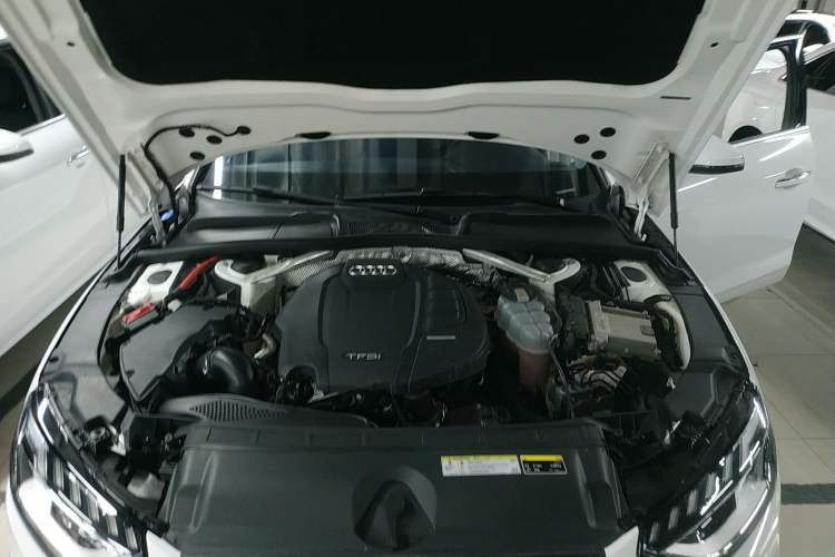 Used Audi A4L 2020 40 TFSI Fashion Dynamic Model Engine Bay