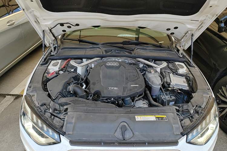 Used Audi A4L 2020 40 TFSI Fashion Dynamic Model Engine Bay