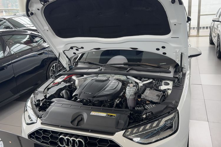 Used Audi A4L 2020 40 TFSI Fashion Dynamic Model Engine Bay