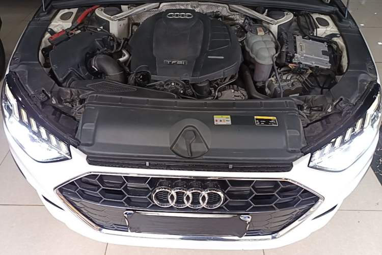 Used Audi A4L 2020 40 TFSI Luxury Dynamic Model Engine Bay