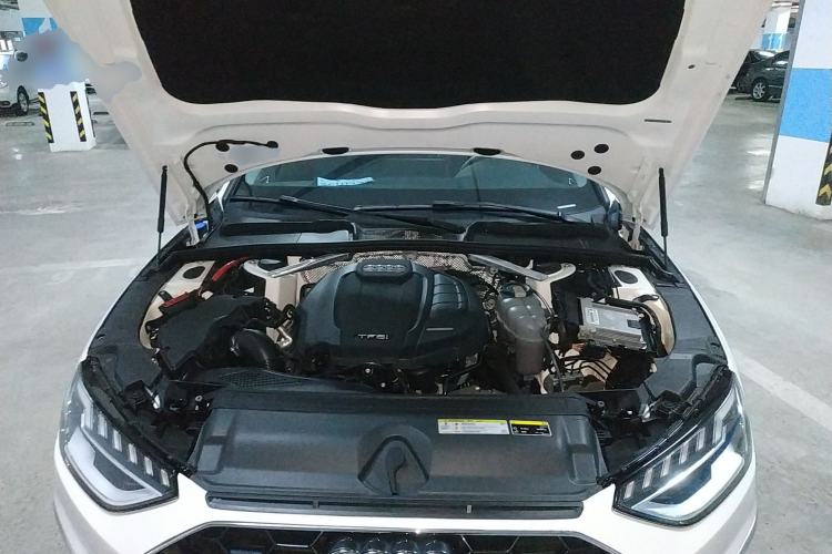 Used Audi A4L 2020 40 TFSI Luxury Dynamic Model Engine Bay