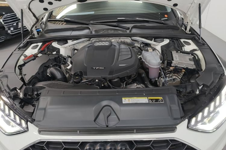 Used Audi A4L 2020 40 TFSI quattro Luxury Dynamic Model Engine Bay