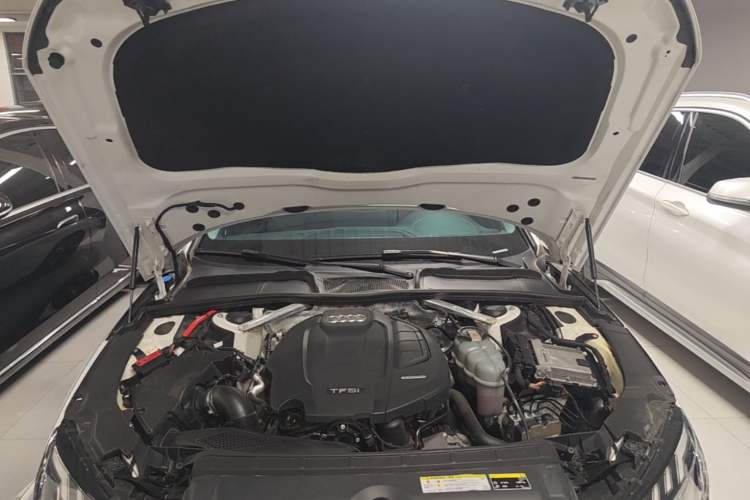 Used Audi A4L 2020 40 TFSI Fashion Dynamic Model Engine Bay