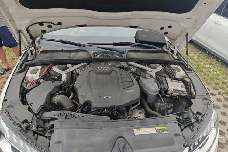 Used Audi A4L 2020 40 TFSI Luxury Dynamic Model Engine Bay