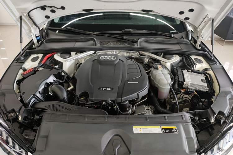 Used Audi A4L 2020 40 TFSI Fashion Dynamic Model Engine Bay
