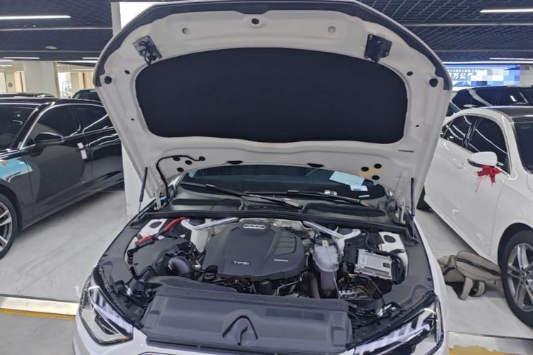 Used Audi A4L 2020 40 TFSI Luxury Dynamic Model Engine Bay